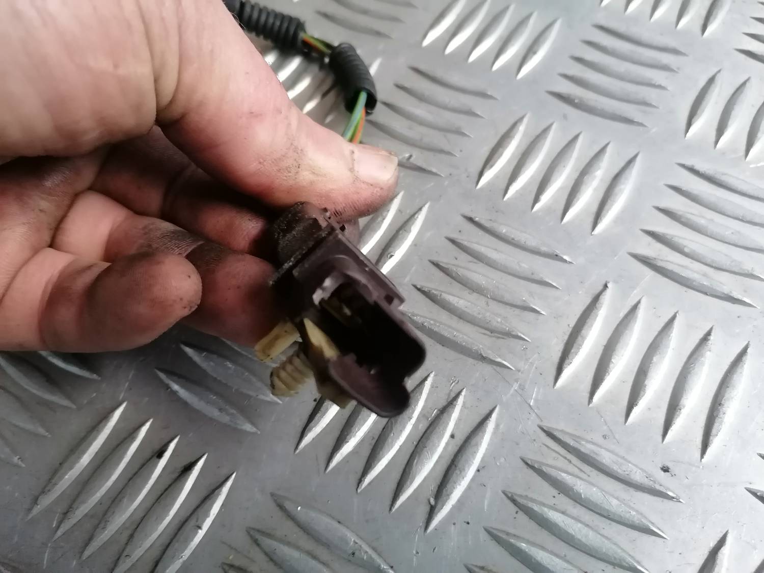 Kvēlsveču vadi priekš PEUGEOT 607 2010 2 Kvēlsveču vadi priekš PEUGEOT 607 2010