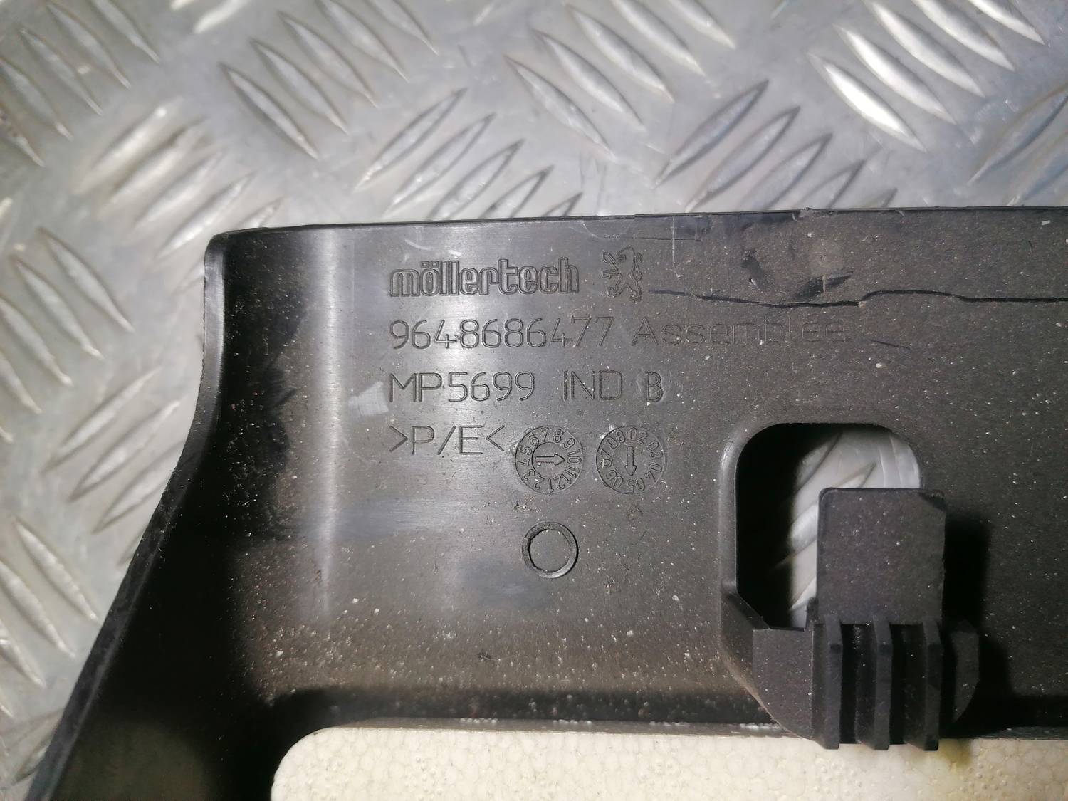 Stūres statnes putekļu aizsargs (salonā) priekš PEUGEOT 607 2010 4 Stūres statnes putekļu aizsargs (salonā) priekš PEUGEOT 607 2010