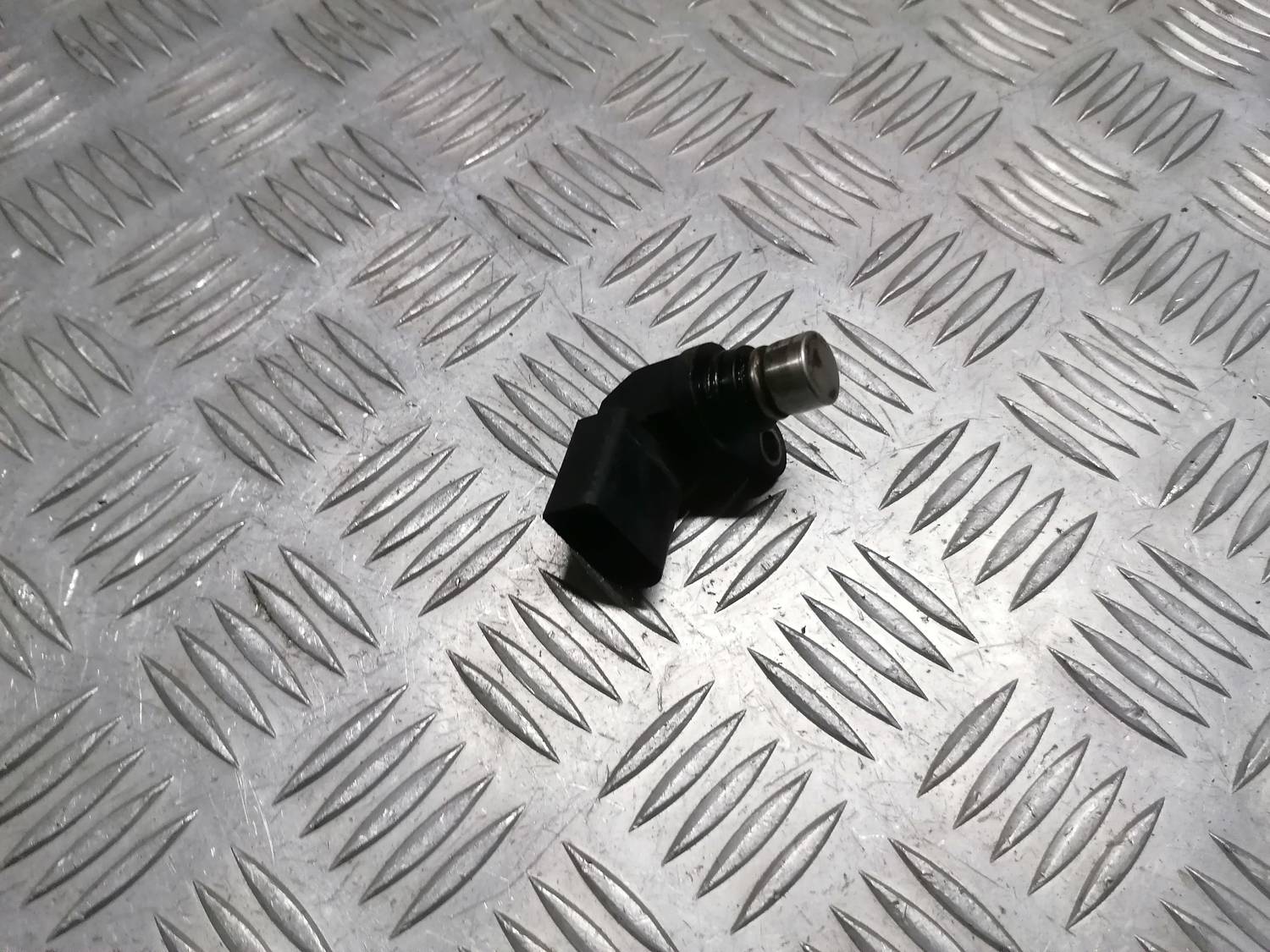 Sadales vārpstas devējs priekš VW PHAETON 2003 2 Sadales vārpstas devējs priekš VW PHAETON 2003