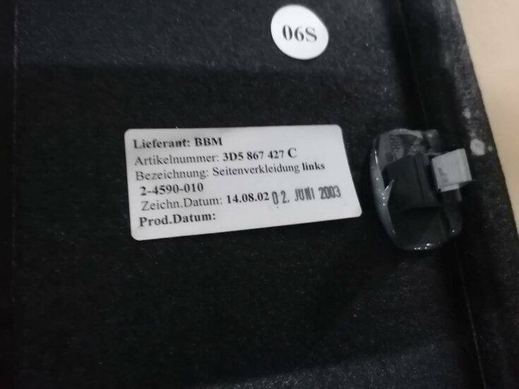 Bagāžas nodalījuma apdare priekš VW PHOETON 2003 4