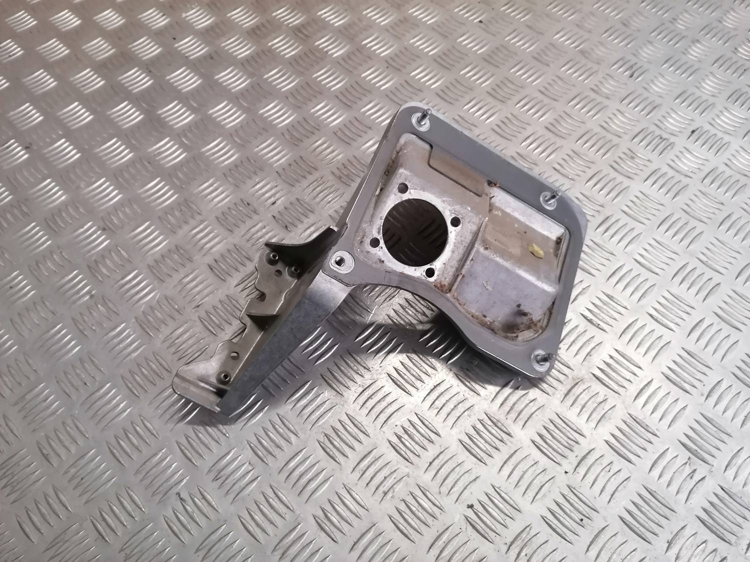 Pedāļa kronšteins priekš VW PHAETON 2003 1 Pedāļa kronšteins priekš VW PHAETON 2003