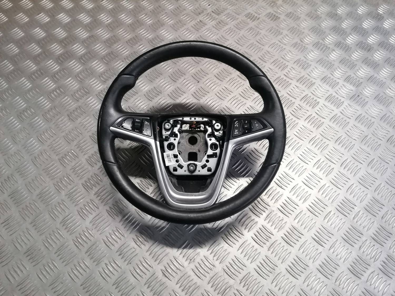 Stūre priekš OPEL INSIGNIA SPORTS TOURER 2013 1 Stūre priekš OPEL INSIGNIA SPORTS TOURER 2013