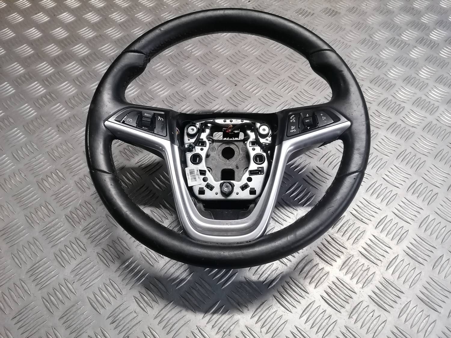 Stūre priekš OPEL INSIGNIA SPORTS TOURER 2013 2 Stūre priekš OPEL INSIGNIA SPORTS TOURER 2013