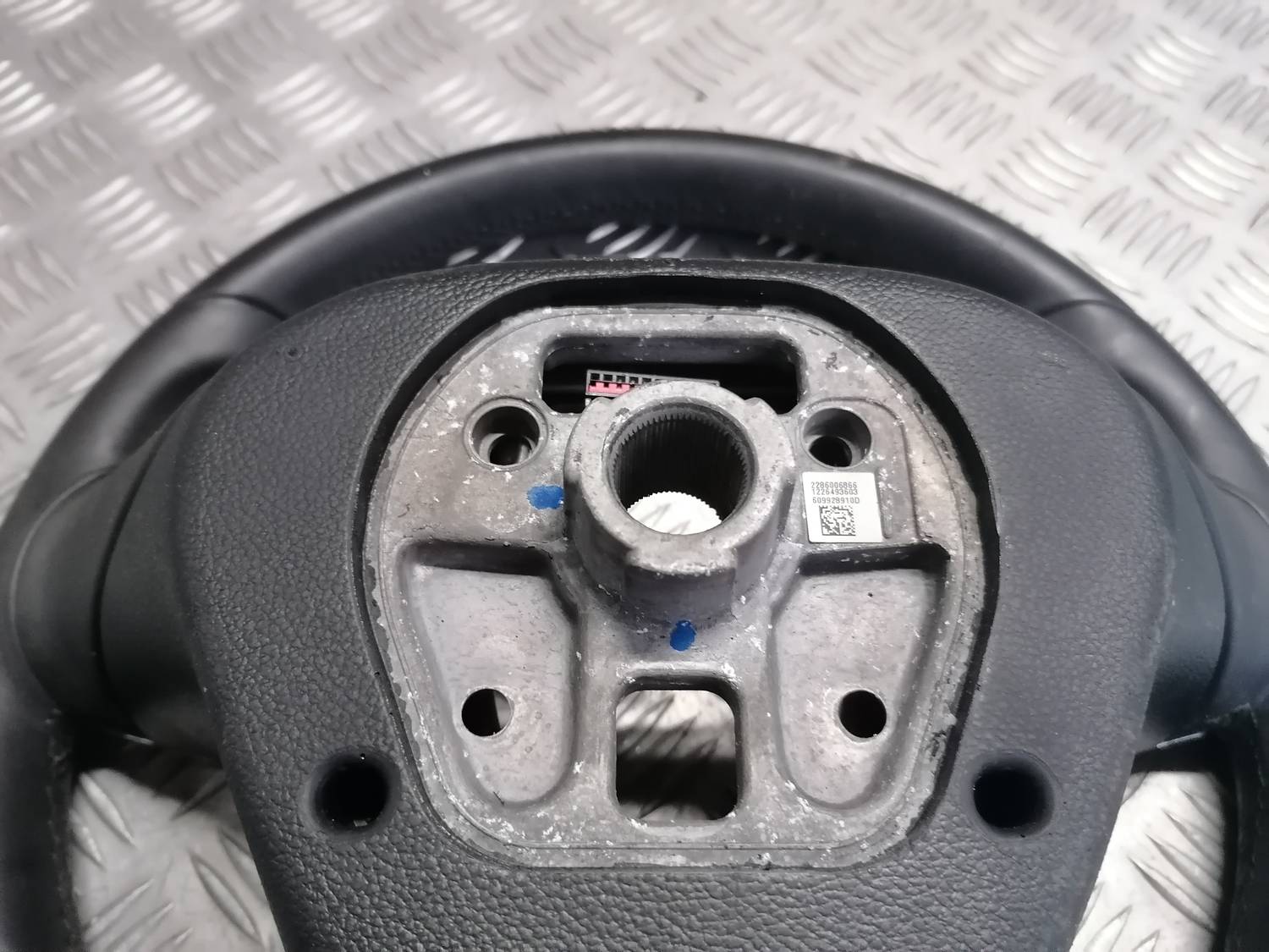 Stūre priekš OPEL INSIGNIA SPORTS TOURER 2013 8 Stūre priekš OPEL INSIGNIA SPORTS TOURER 2013