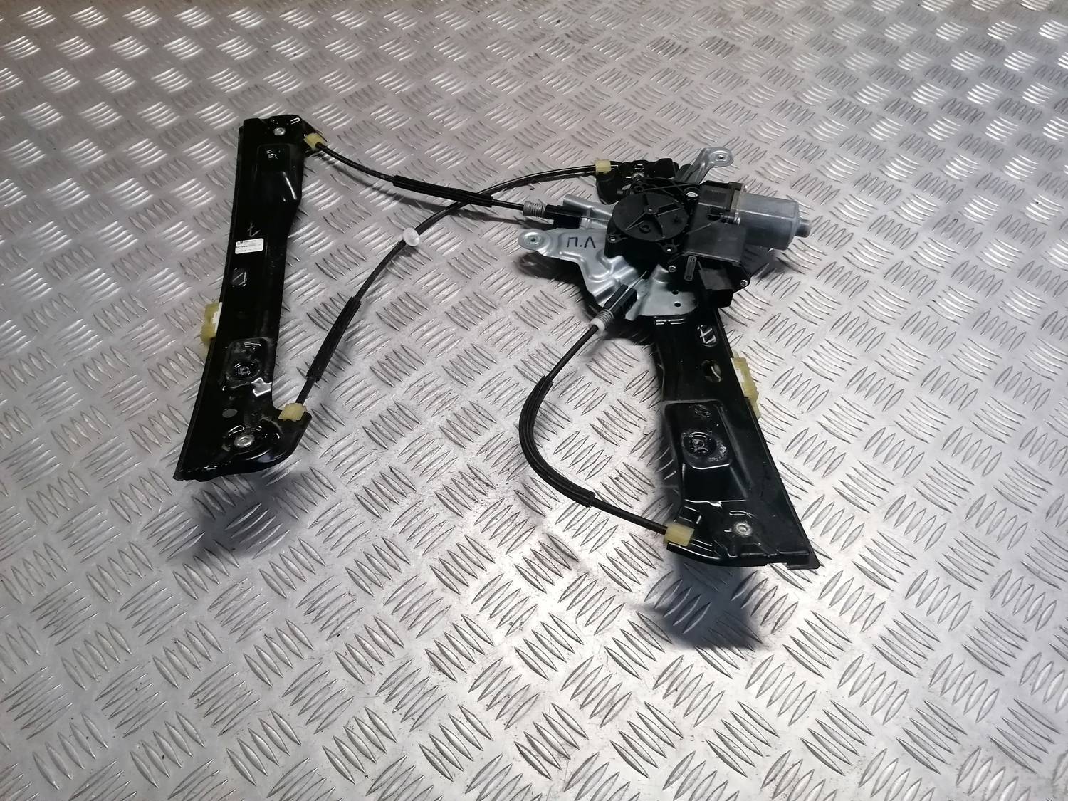 Stikla pacelšanas mehānisms priekšējais kreisais priekš OPEL INSIGNIA SPORTS TOURER 2013 2 Stikla pacelšanas mehānisms priekšējais kreisais priekš OPEL INSIGNIA SPORTS TOURER 2013