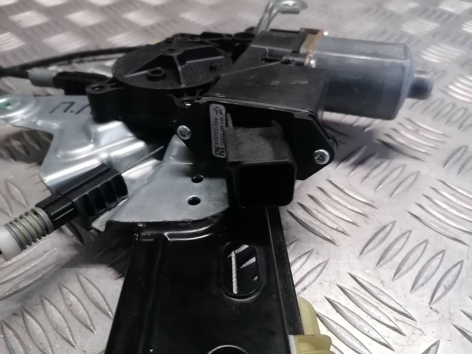 Stikla pacelšanas mehānisms priekšējais kreisais priekš OPEL INSIGNIA SPORTS TOURER 2013 4 Stikla pacelšanas mehānisms priekšējais kreisais priekš OPEL INSIGNIA SPORTS TOURER 2013