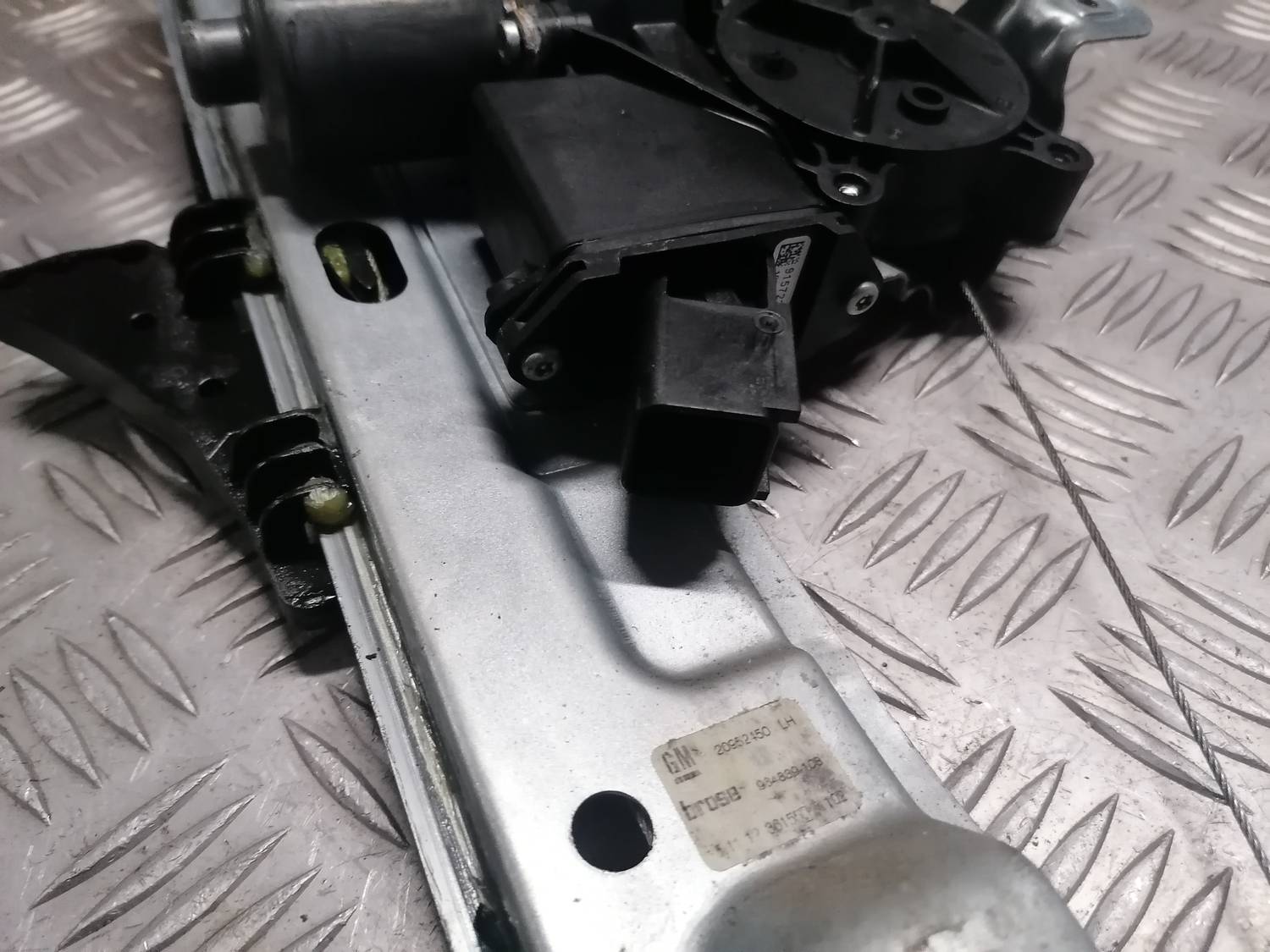 Stikla pacelšanas mehānisms aizmugurējais kreisais priekš OPEL INSIGNIA SPORTS TOURER 2013 4 Stikla pacelšanas mehānisms aizmugurējais kreisais priekš OPEL INSIGNIA SPORTS TOURER 2013