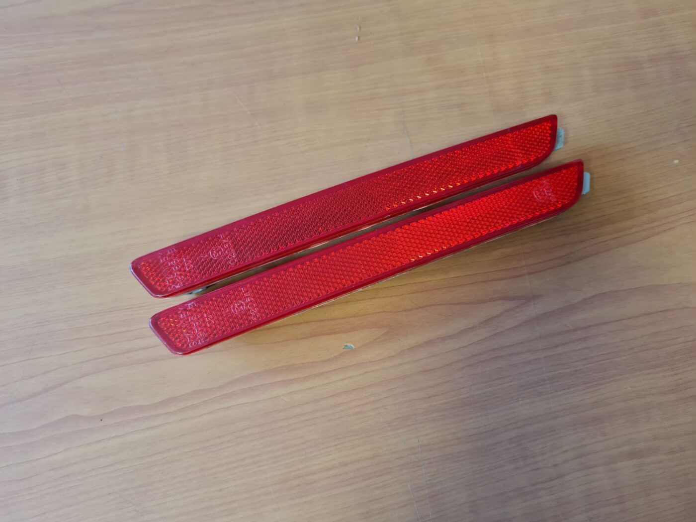 Aizmugurējais atstarotājs priekš MAZDA 6 2007 2 Aizmugurējais atstarotājs priekš MAZDA 6 2007