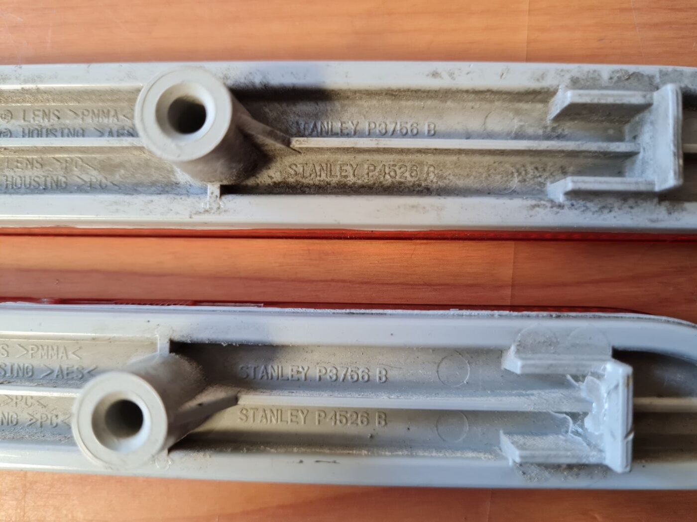 Aizmugurējais atstarotājs priekš MAZDA 6 2007 3 Aizmugurējais atstarotājs priekš MAZDA 6 2007