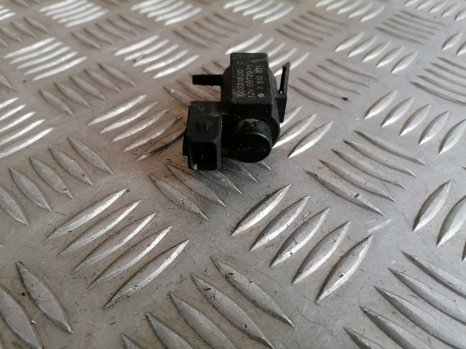 Solenoīda vakuuma vārsts priekš BMW 318D E91 2008 TOURING 4 Solenoīda vakuuma vārsts priekš BMW 318D E91 2008 TOURING