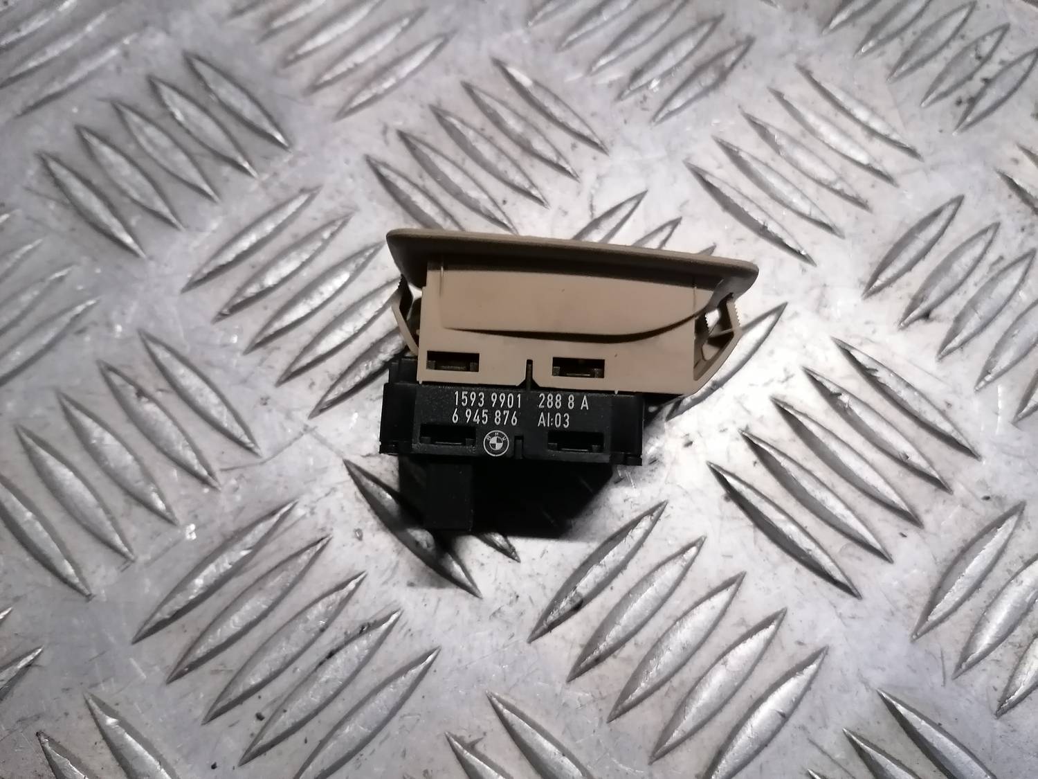 Stikla pacelšanas poga priekš BMW 318D E91 2008 TOURING 4 Stikla pacelšanas poga priekš BMW 318D E91 2008 TOURING