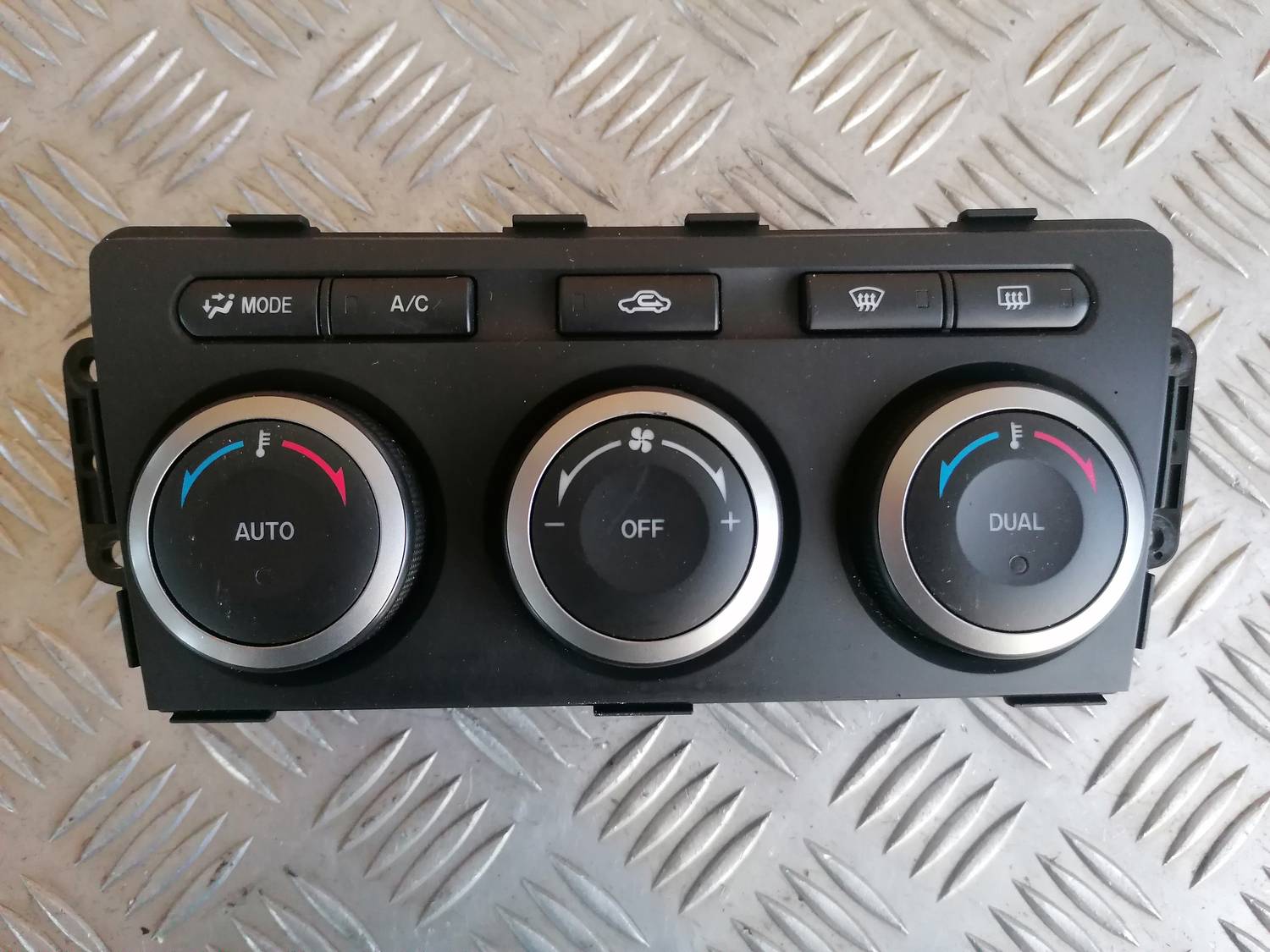 Klimata kontroles bloks priekš MAZDA 6 2007 2 Klimata kontroles bloks priekš MAZDA 6 2007