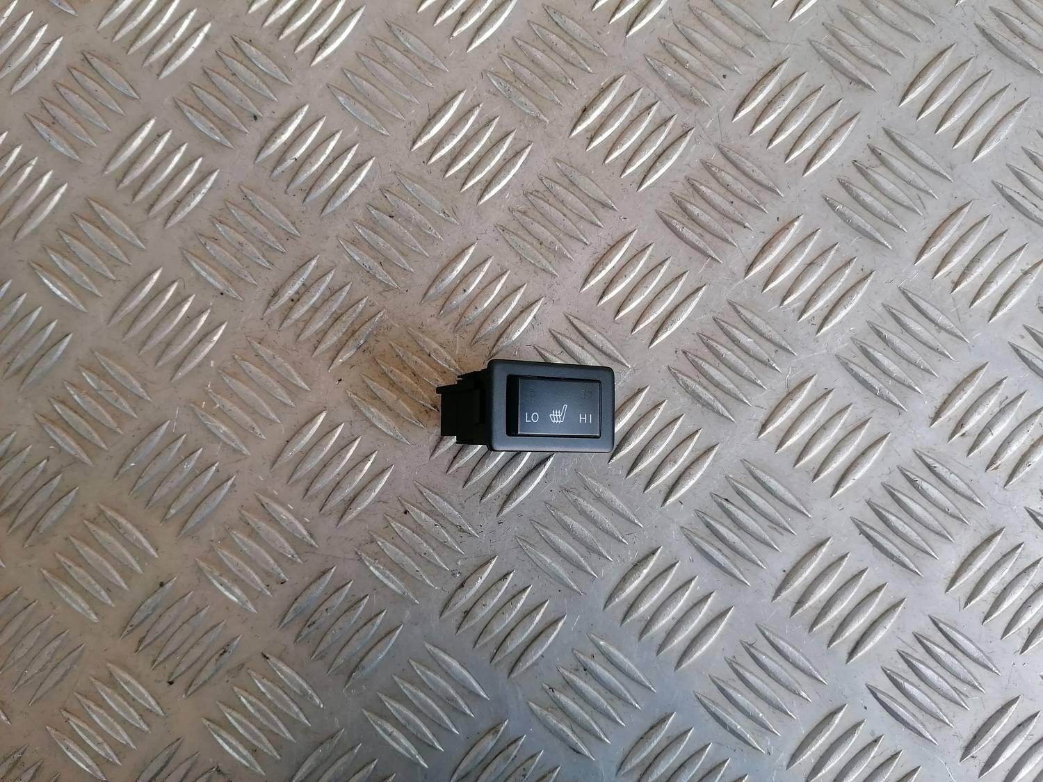 Sēdekļa apsildes ieslēgšanas poga priekš MAZDA 6 2007 1 Sēdekļa apsildes ieslēgšanas poga priekš MAZDA 6 2007