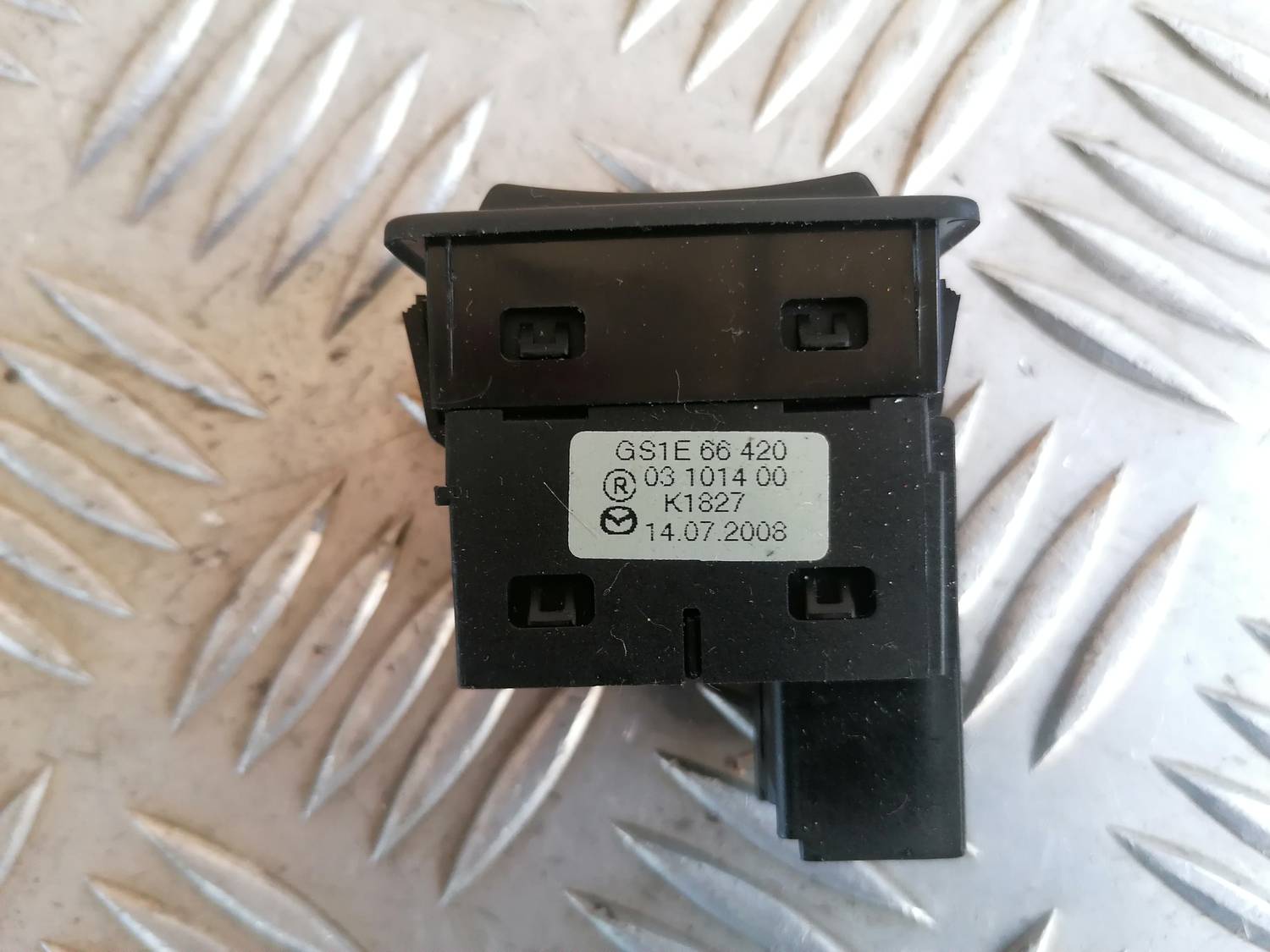 Sēdekļa apsildes ieslēgšanas poga priekš MAZDA 6 2007 6 Sēdekļa apsildes ieslēgšanas poga priekš MAZDA 6 2007