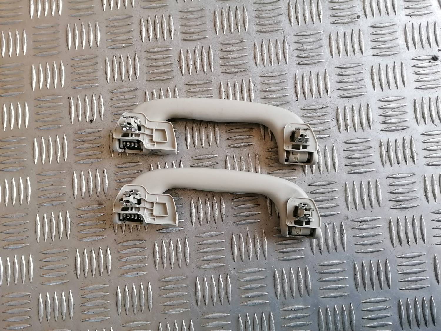 Salona rokturis griestos priekš MAZDA 6 2007 3 Salona rokturis griestos priekš MAZDA 6 2007