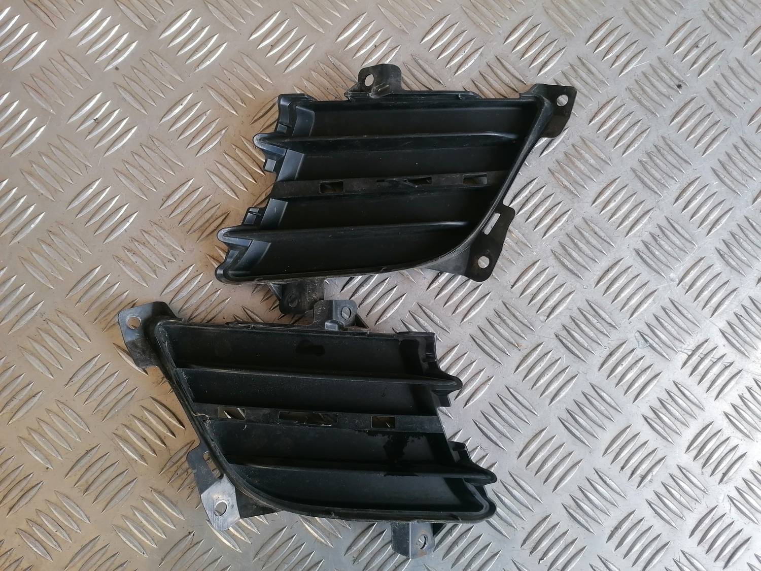 Bufera reste priekš MAZDA 6 2007 2 Bufera reste priekš MAZDA 6 2007