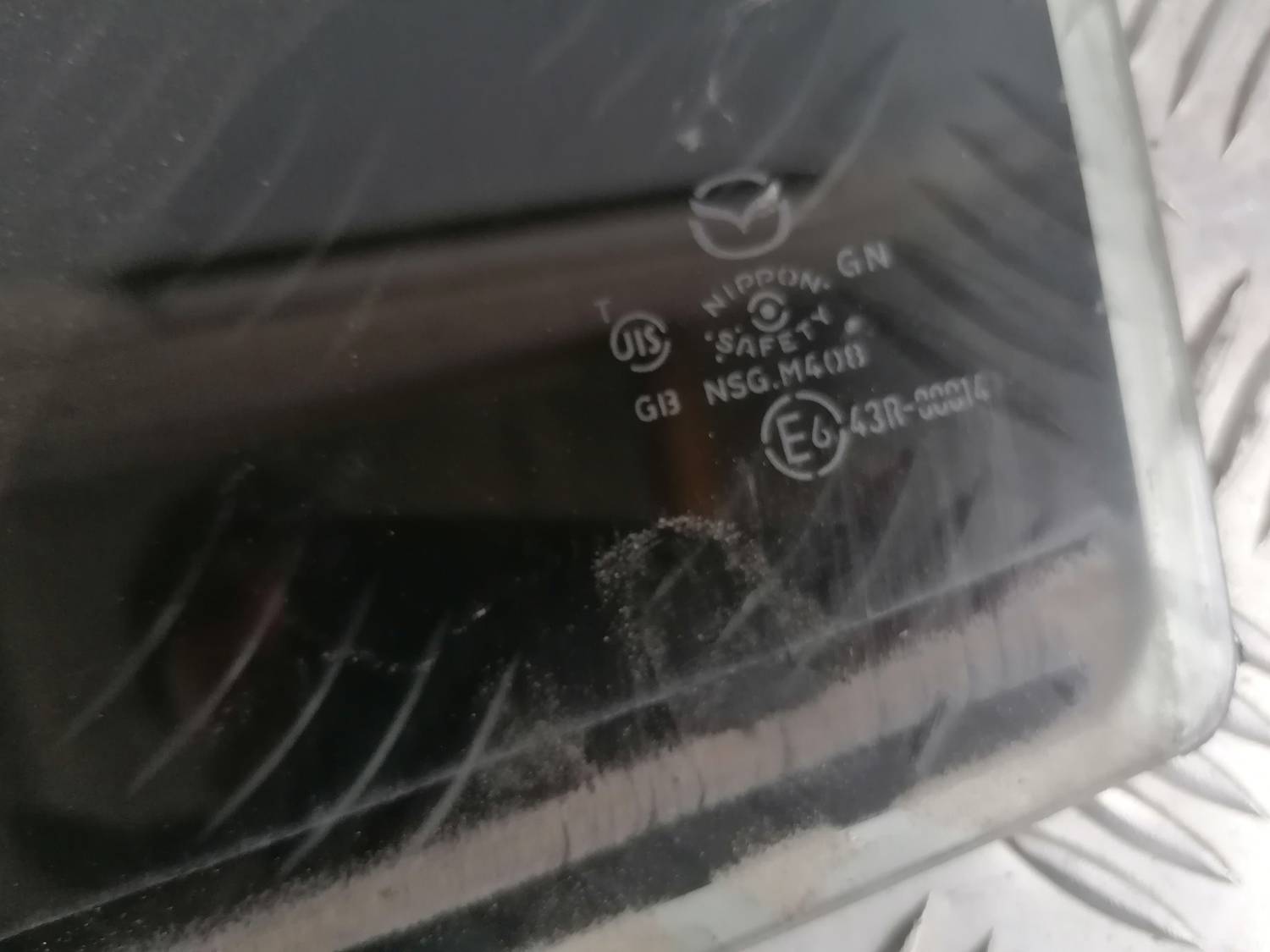 Aizmugurējo kreiso durvju stikls priekš MAZDA 6 2007 3 Aizmugurējo kreiso durvju stikls priekš MAZDA 6 2007