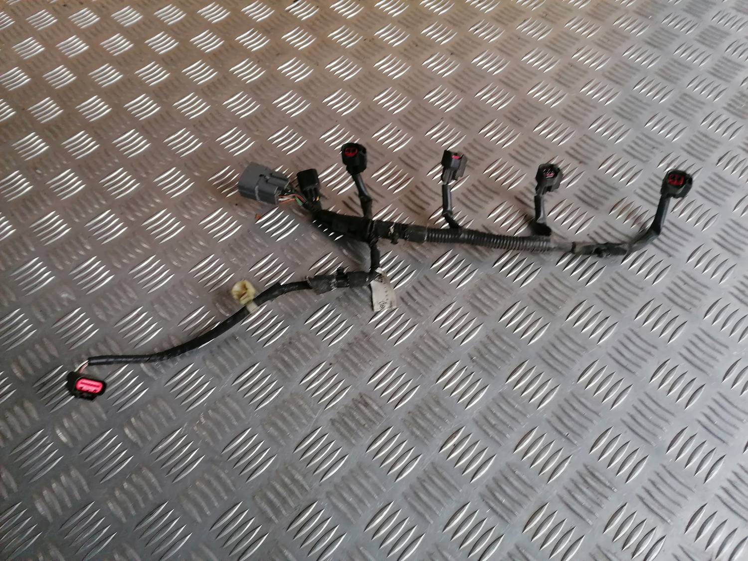 Degvielas smidzinātāju vadi priekš MAZDA 6 2007 2 Degvielas smidzinātāju vadi priekš MAZDA 6 2007