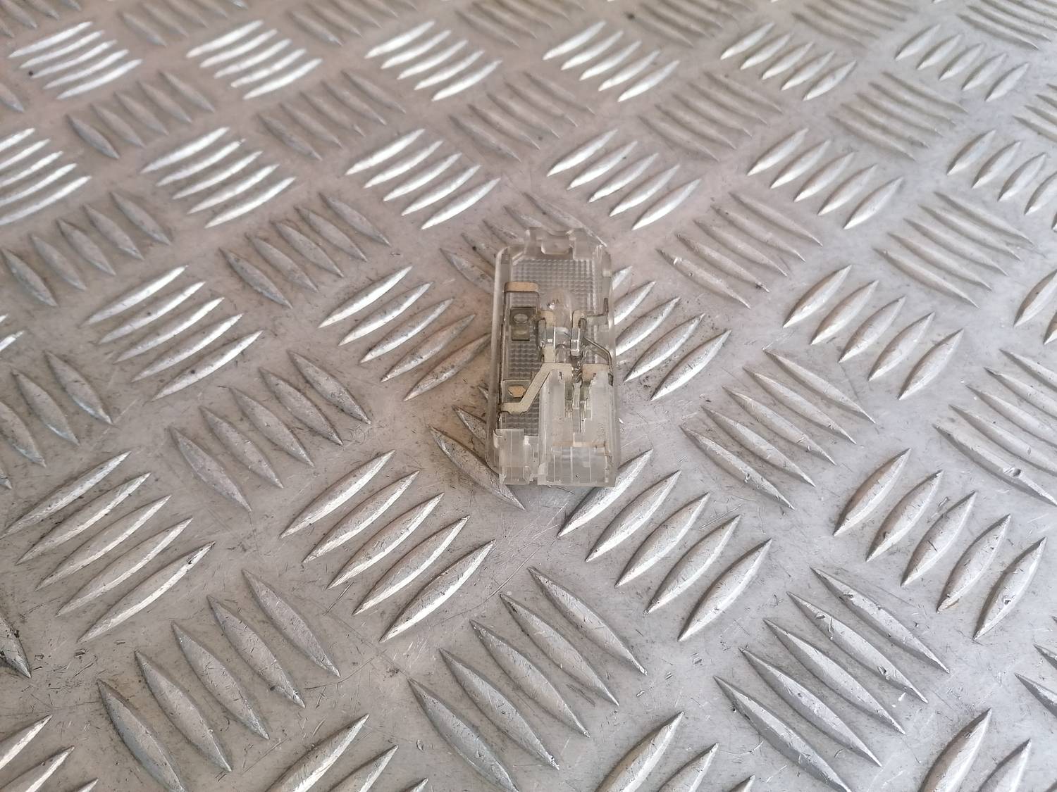 Apgaismojums bagažnieka nodalījuma priekš XSARA PICASSO 2003 3 Apgaismojums bagažnieka nodalījuma priekš XSARA PICASSO 2003