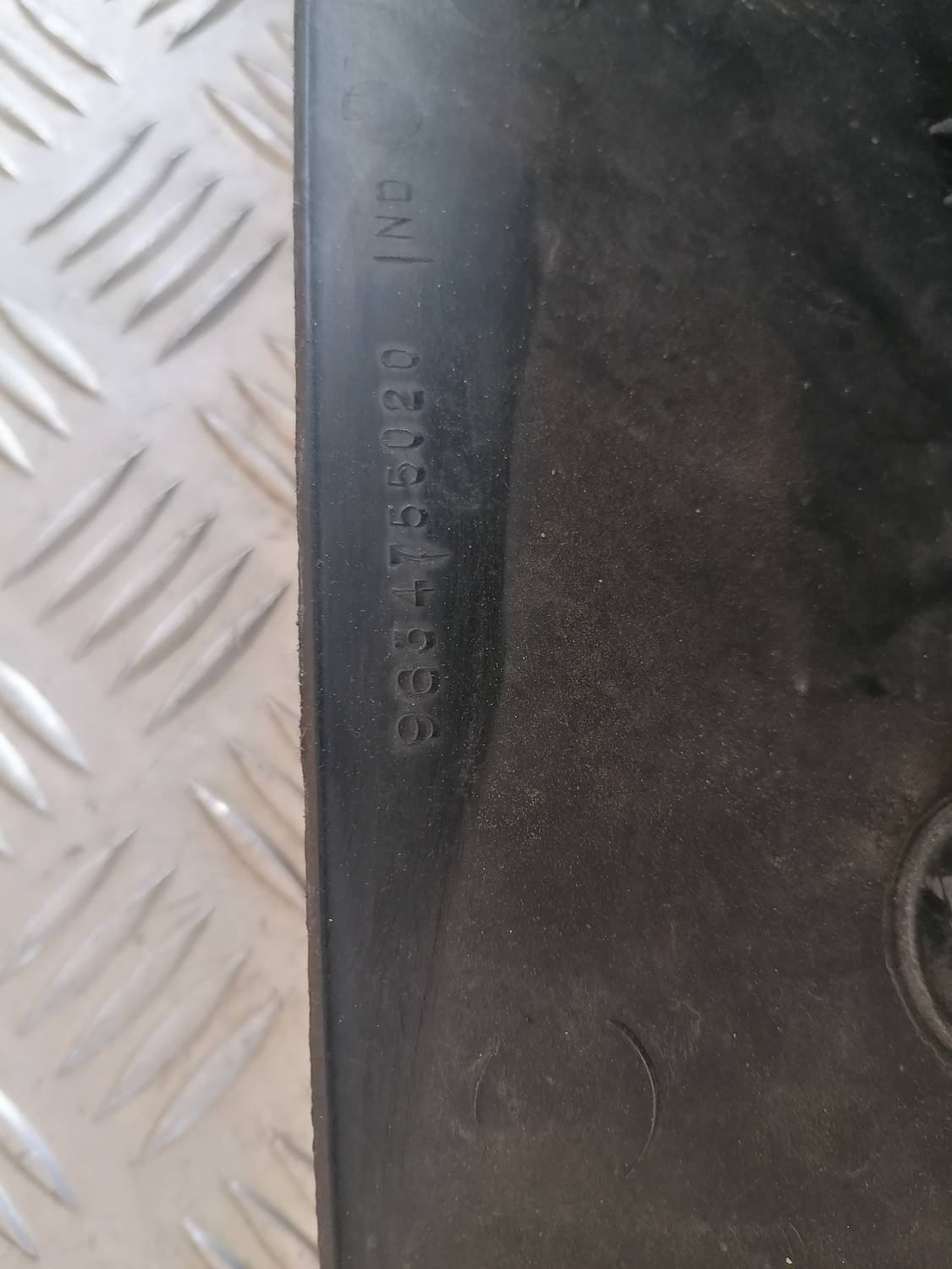 Dzinēja dekoratīvais vāks priekš XSARA PICASSO 2003 4 Dzinēja dekoratīvais vāks priekš XSARA PICASSO 2003