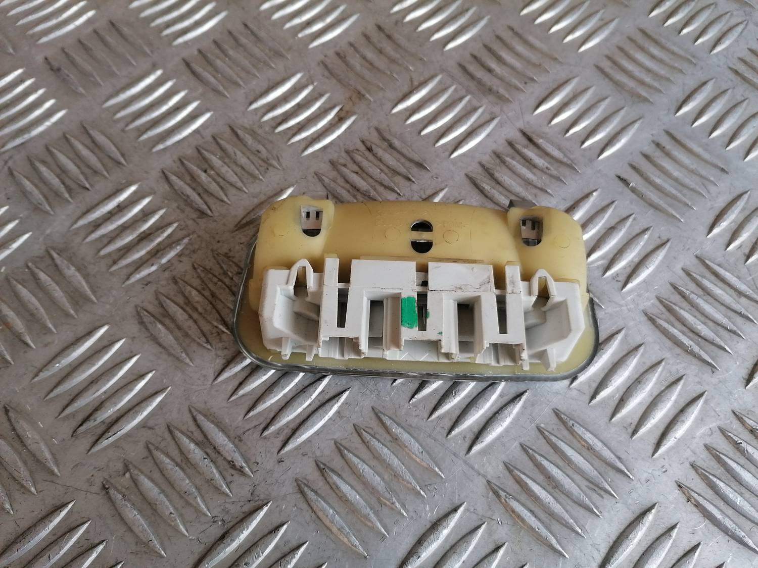 Aizmugurējo sēdvietu apgaismojums priekš XSARA PICASSO 2003 4 Aizmugurējo sēdvietu apgaismojums priekš XSARA PICASSO 2003