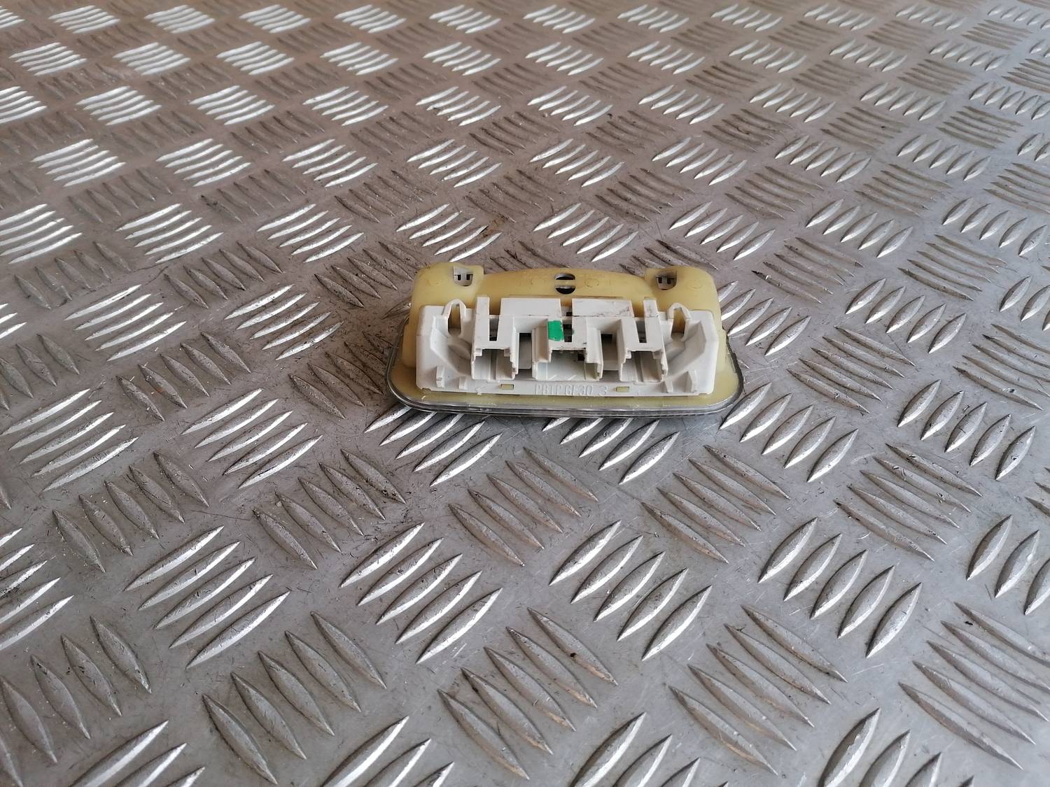 Aizmugurējo sēdvietu apgaismojums priekš XSARA PICASSO 2003 3 Aizmugurējo sēdvietu apgaismojums priekš XSARA PICASSO 2003