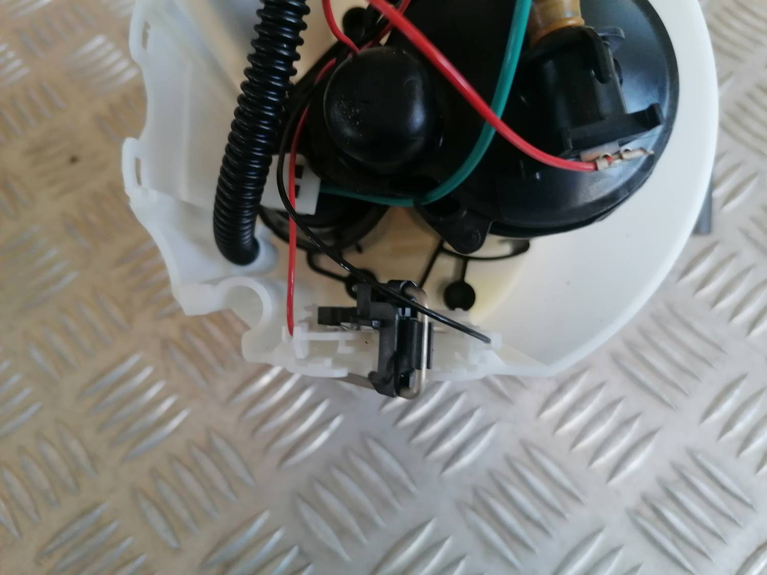 Degvielas tvertnes sūknis priekš OPEL ASTRA J 2012 5 Degvielas tvertnes sūknis priekš OPEL ASTRA J 2012