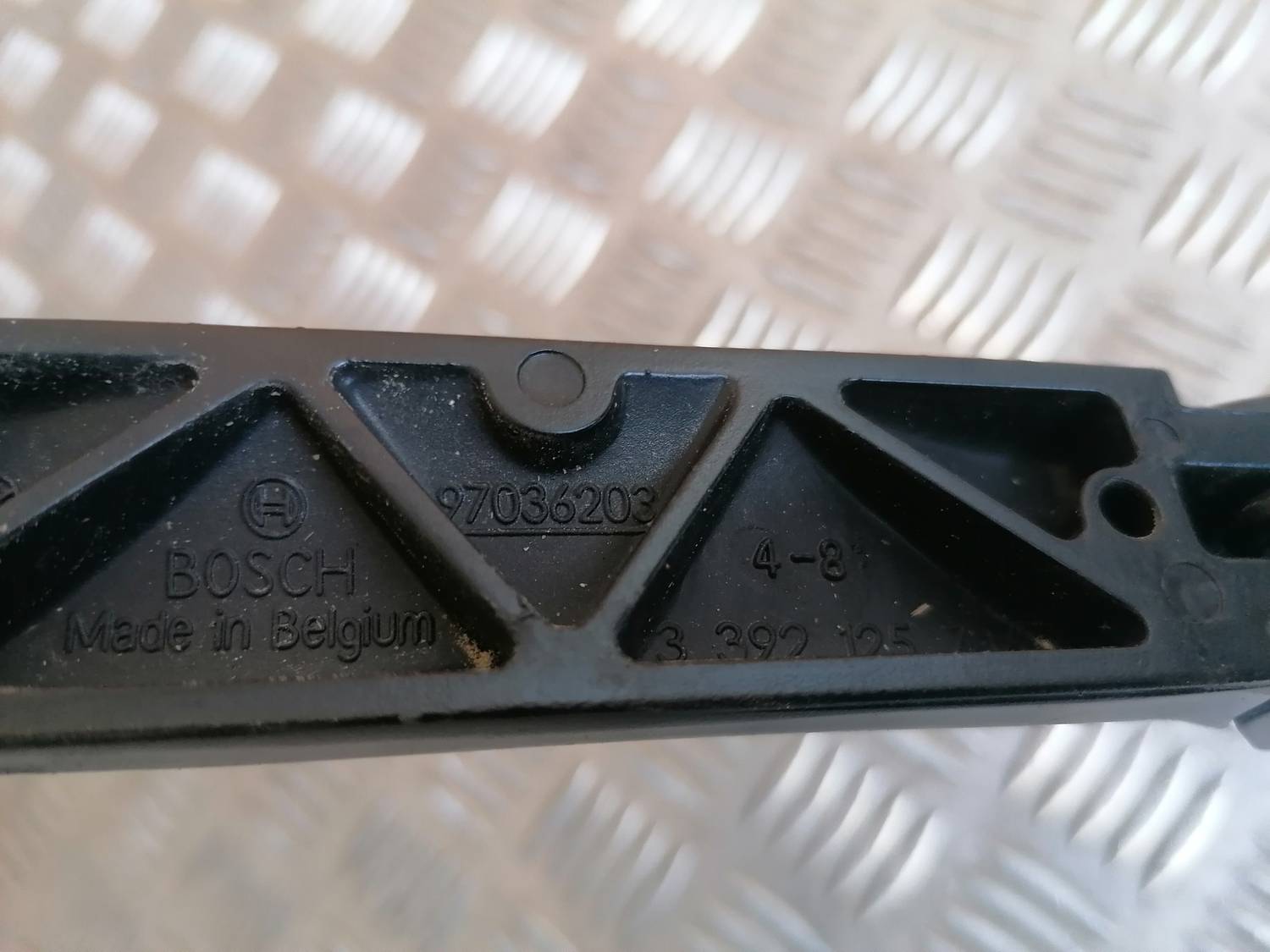 Vējstikla slotiņa priekš OPEL ASTRA J 2012 4 Vējstikla slotiņa priekš OPEL ASTRA J 2012