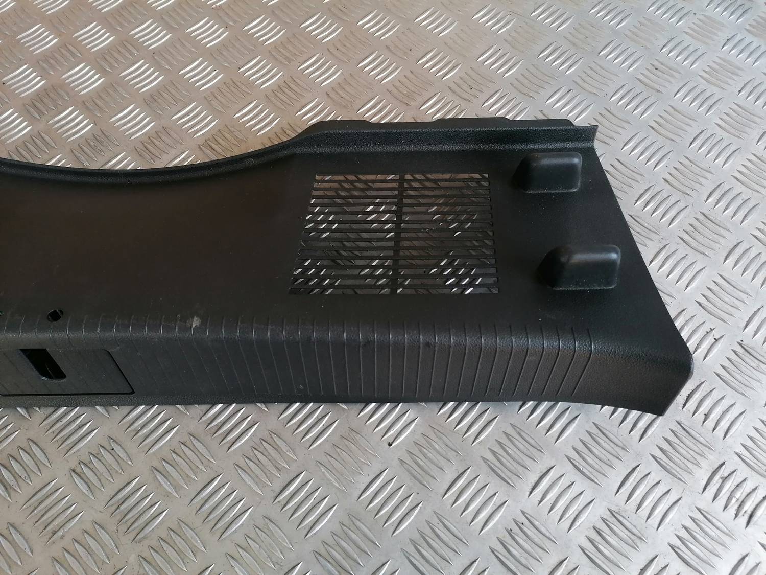 Bagažnieka nodalījuma sliekšņa uzlika priekš OPEL ASTRA J 2012 4 Bagažnieka nodalījuma sliekšņa uzlika priekš OPEL ASTRA J 2012