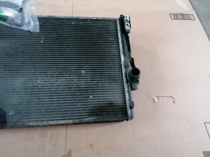 Dzesēšanas radiators priekš BMW 318 E46 2002 2