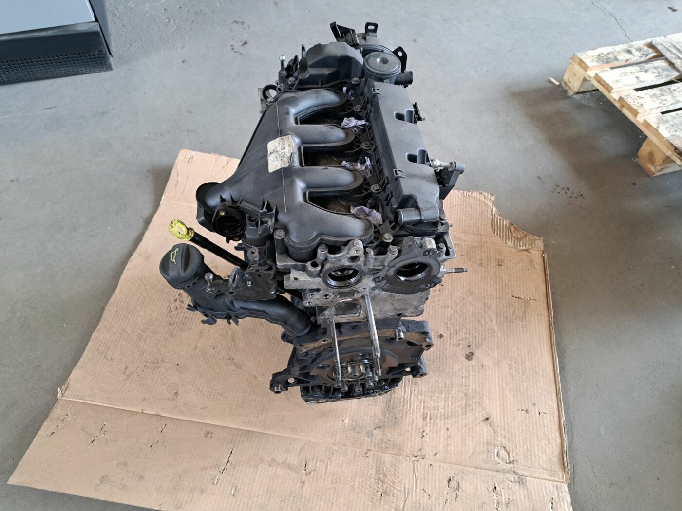 Dzinējs priekš VOLVO V70 2009 12 Dzinējs priekš VOLVO V70 2009