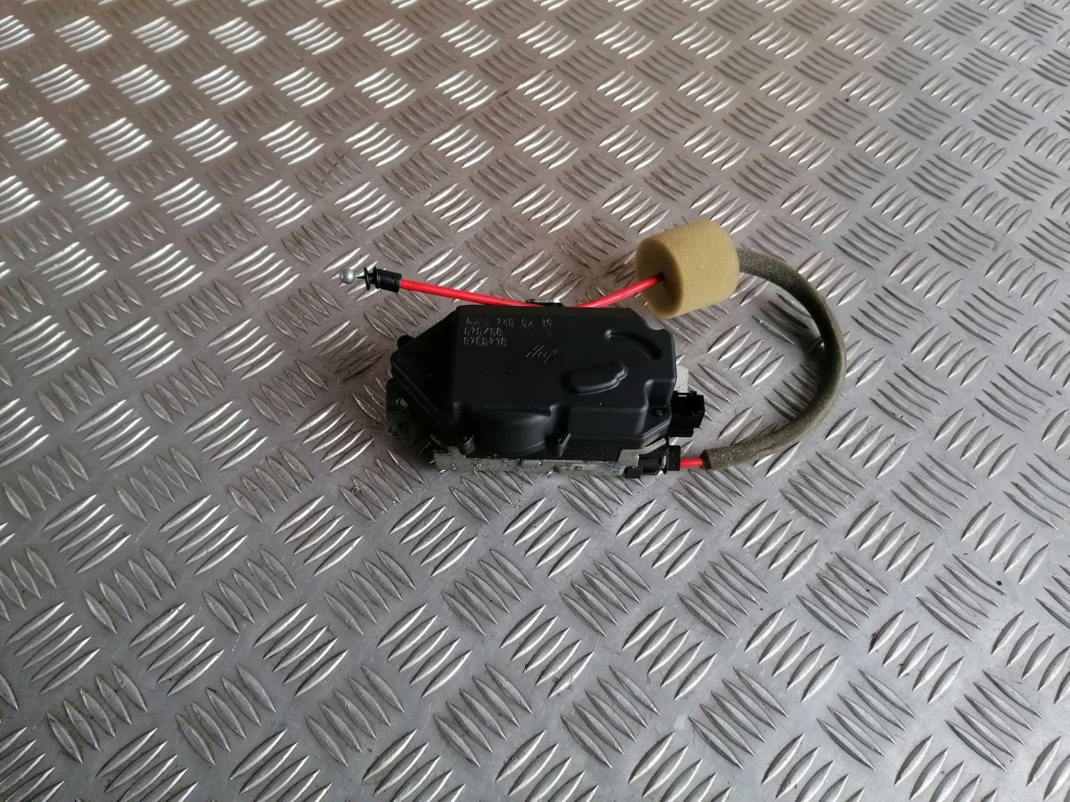 Bagāžnieka vāka slēdzene priekš MERCEDES BENZ ML280 2008 OBSIDIAN BLACK 1 Bagāžnieka vāka slēdzene priekš MERCEDES BENZ ML280 2008 OBSIDIAN BLACK