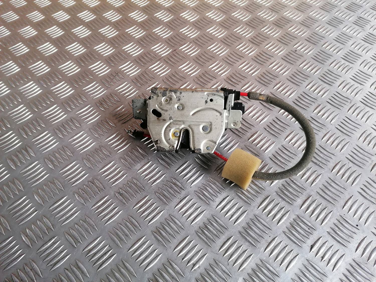 Bagāžnieka vāka slēdzene priekš MERCEDES BENZ ML280 2008 OBSIDIAN BLACK 4 Bagāžnieka vāka slēdzene priekš MERCEDES BENZ ML280 2008 OBSIDIAN BLACK