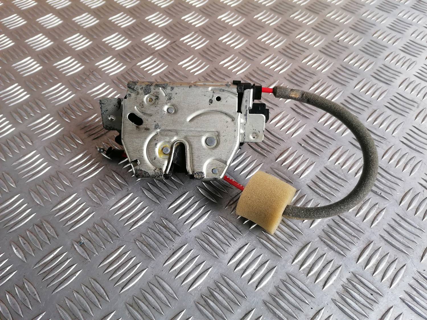 Bagāžnieka vāka slēdzene priekš MERCEDES BENZ ML280 2008 OBSIDIAN BLACK 5 Bagāžnieka vāka slēdzene priekš MERCEDES BENZ ML280 2008 OBSIDIAN BLACK