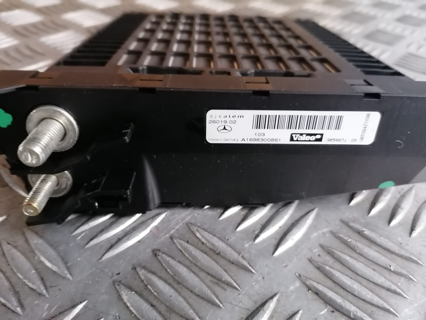 Papildus autonoma elektriskais sildītājs priekš MERCEDES BENZ ML280 2008 OBSIDIAN BLACK 4 Papildus autonoma elektriskais sildītājs priekš MERCEDES BENZ ML280 2008 OBSIDIAN BLACK