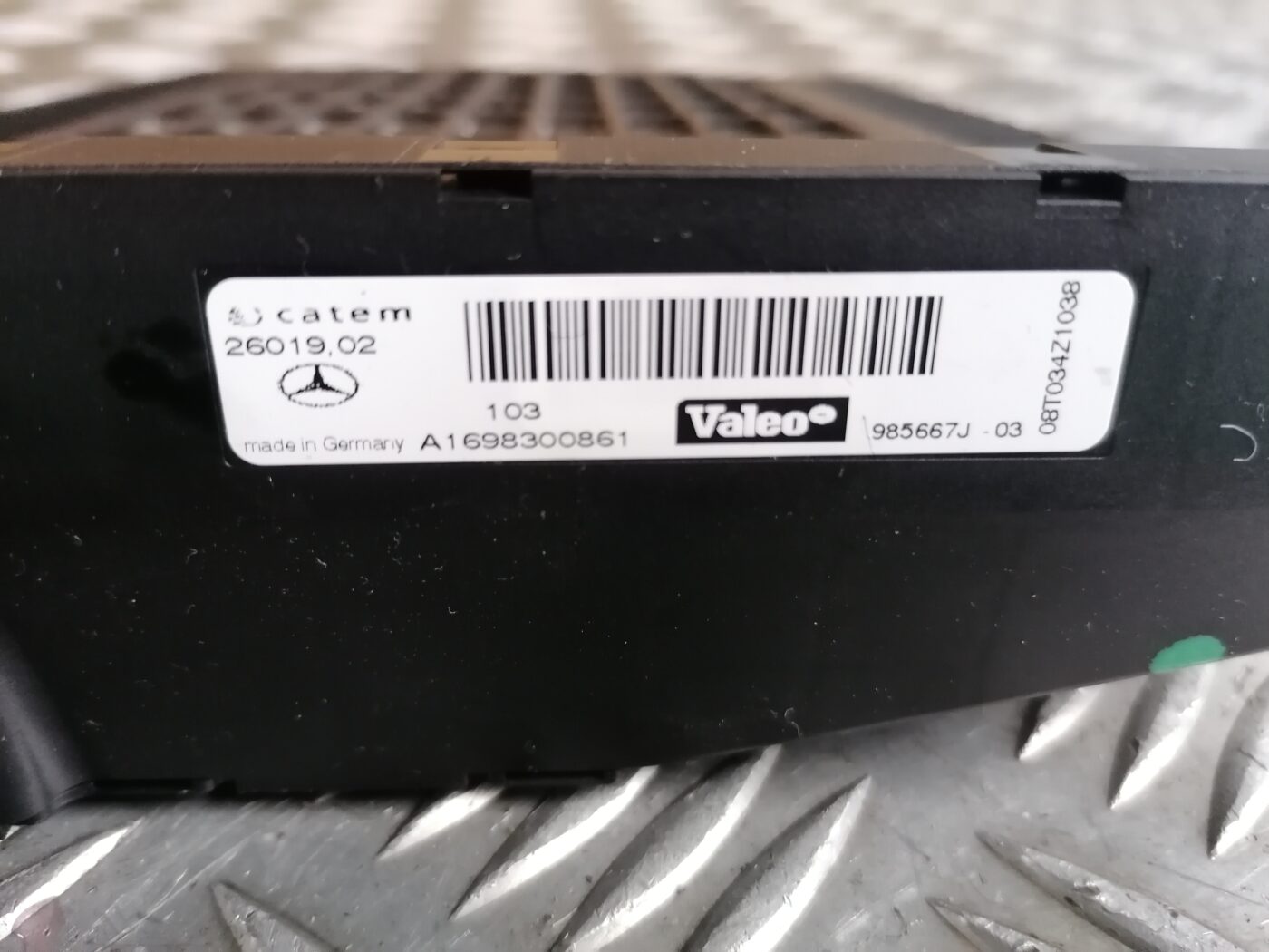 Papildus autonoma elektriskais sildītājs priekš MERCEDES BENZ ML280 2008 OBSIDIAN BLACK 5 Papildus autonoma elektriskais sildītājs priekš MERCEDES BENZ ML280 2008 OBSIDIAN BLACK