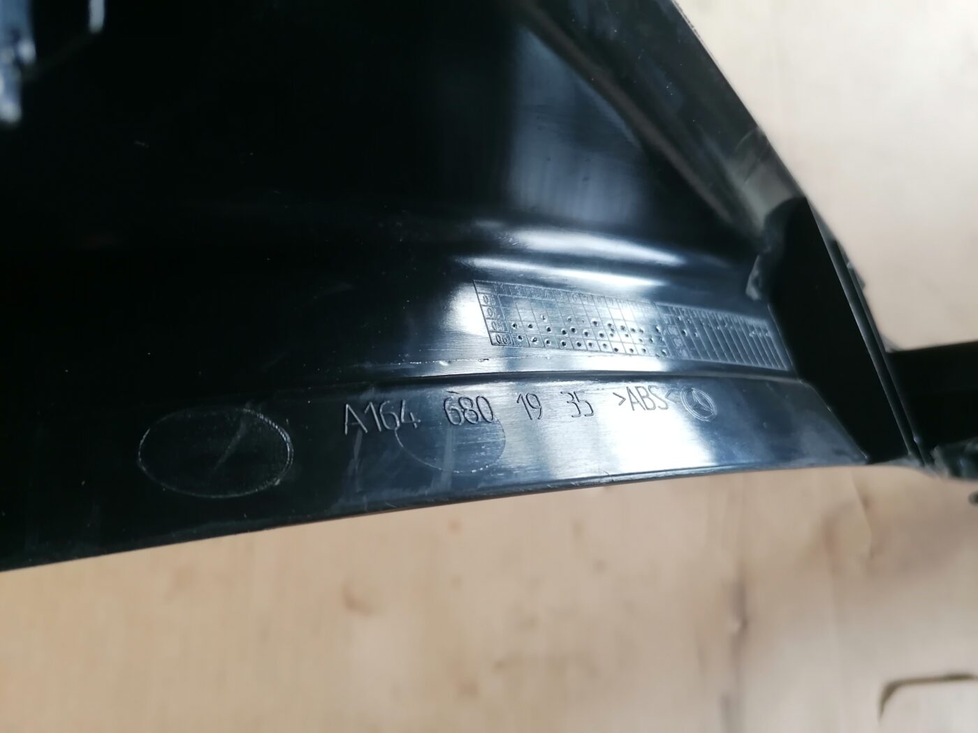 Sliekšņa priekšēja kreisa uzlika (salonā) priekš MERCEDES BENZ ML280 2008 OBSIDIAN BLACK 4 Sliekšņa priekšēja kreisa uzlika (salonā) priekš MERCEDES BENZ ML280 2008 OBSIDIAN BLACK