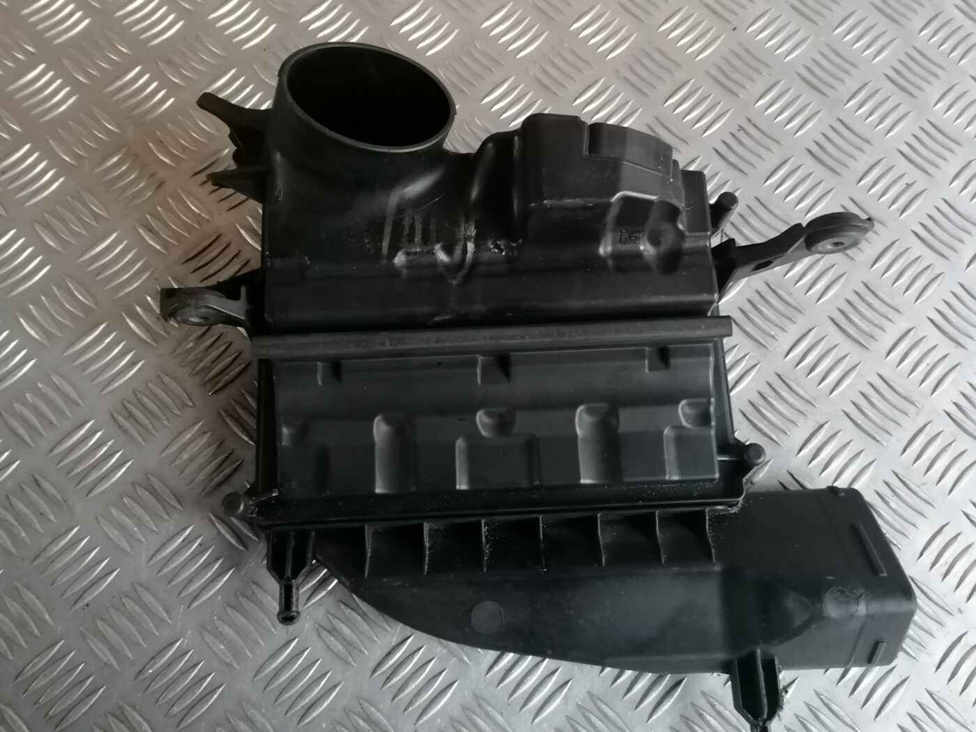 Gaisa filtra korpuss priekš MERCEDES BENZ ML280 2008 OBSIDIAN BLACK 3 Gaisa filtra korpuss priekš MERCEDES BENZ ML280 2008 OBSIDIAN BLACK