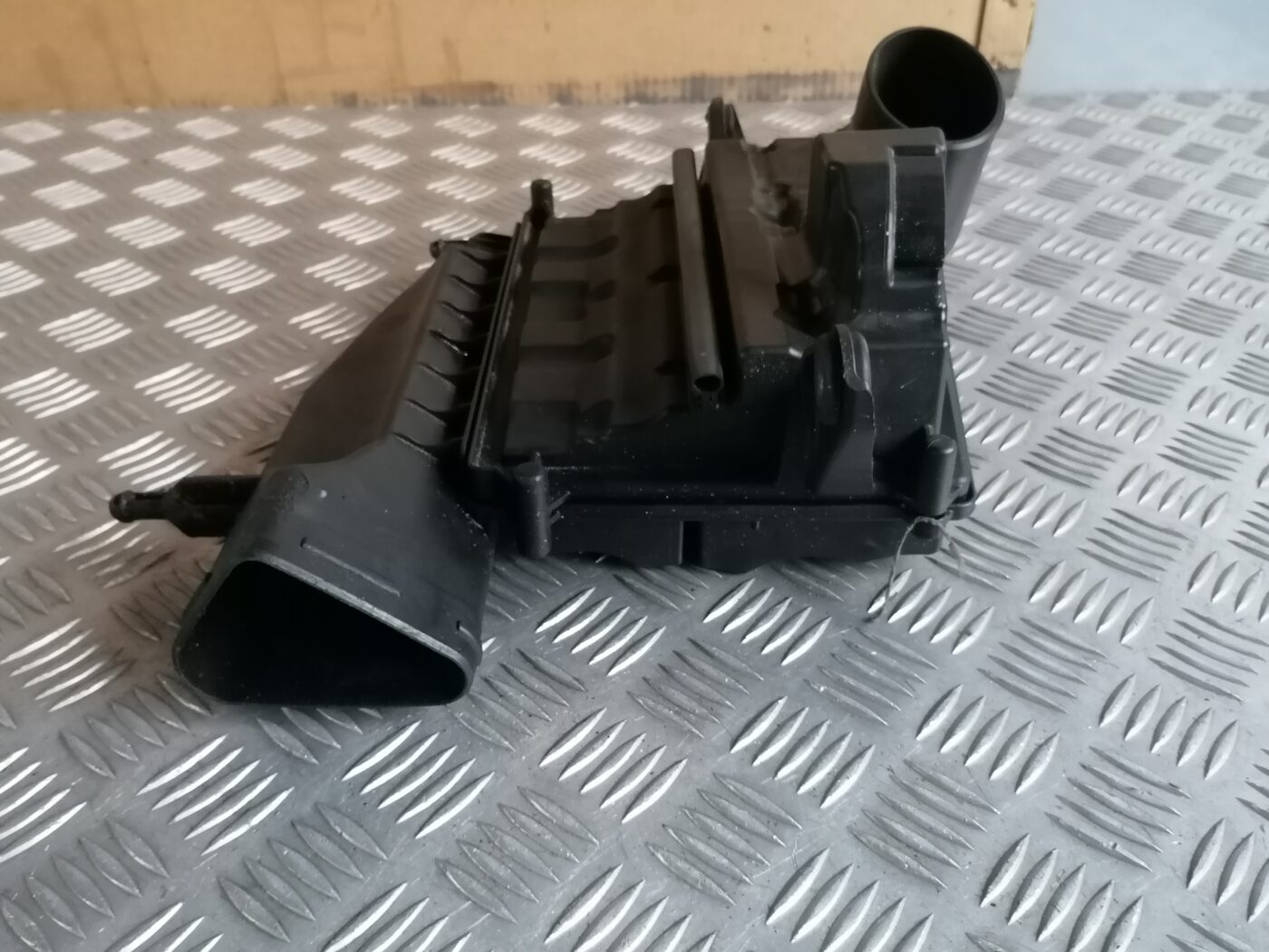 Gaisa filtra korpuss priekš MERCEDES BENZ ML280 2008 OBSIDIAN BLACK 5 Gaisa filtra korpuss priekš MERCEDES BENZ ML280 2008 OBSIDIAN BLACK