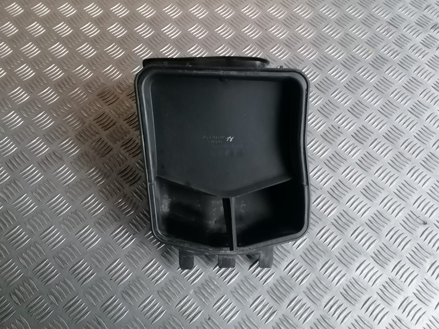 Gaisa filtra korpuss priekš MERCEDES BENZ ML280 2008 OBSIDIAN BLACK 6 Gaisa filtra korpuss priekš MERCEDES BENZ ML280 2008 OBSIDIAN BLACK