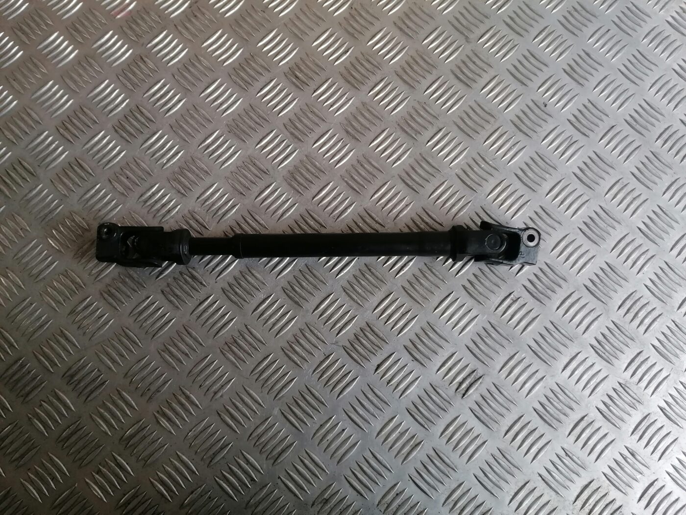 Stūres statnes kardāns priekš MERCEDES BENZ ML280 2008 OBSIDIAN BLACK 1 Stūres statnes kardāns priekš MERCEDES BENZ ML280 2008 OBSIDIAN BLACK