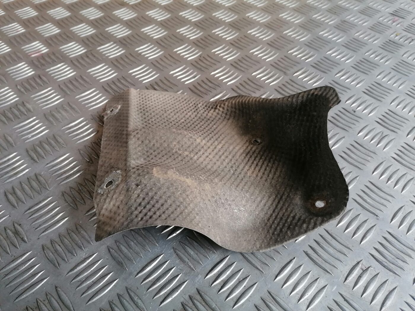 Karstuma aizsargs (mazs) priekš MERCEDES BENZ ML280 2008 OBSIDIAN BLACK 6 Karstuma aizsargs (mazs) priekš MERCEDES BENZ ML280 2008 OBSIDIAN BLACK