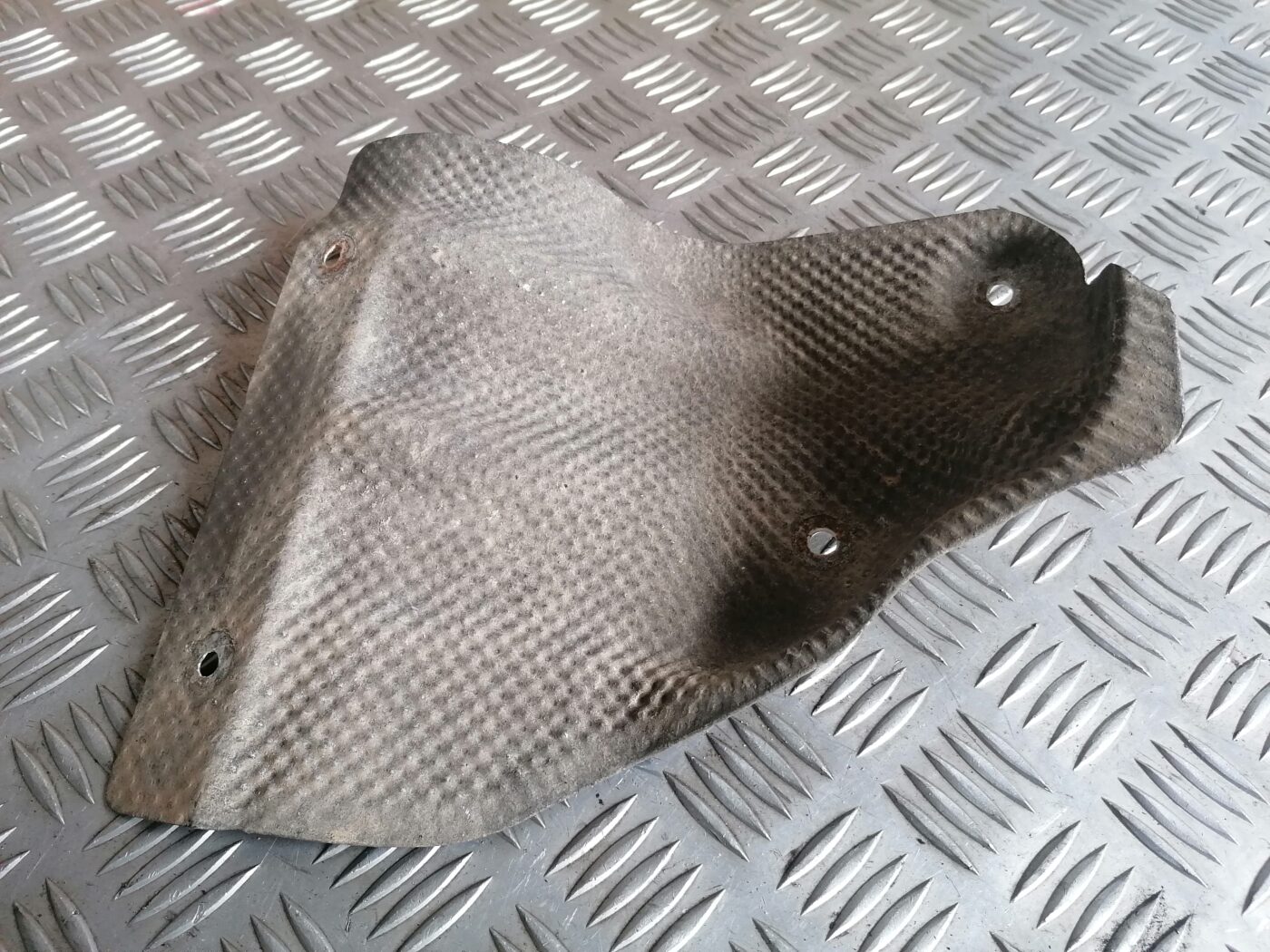 Karstuma aizsargs (mazs) priekš MERCEDES BENZ ML280 2008 OBSIDIAN BLACK 5 Karstuma aizsargs (mazs) priekš MERCEDES BENZ ML280 2008 OBSIDIAN BLACK