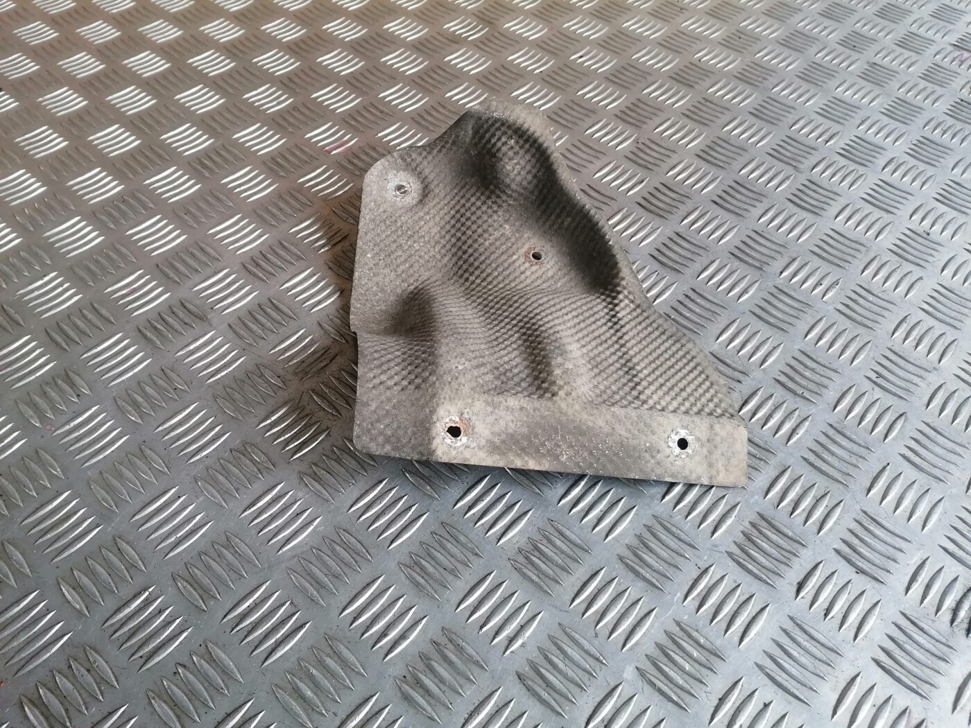 Karstuma aizsargs (mazs) priekš MERCEDES BENZ ML280 2008 OBSIDIAN BLACK 6 Karstuma aizsargs (mazs) priekš MERCEDES BENZ ML280 2008 OBSIDIAN BLACK