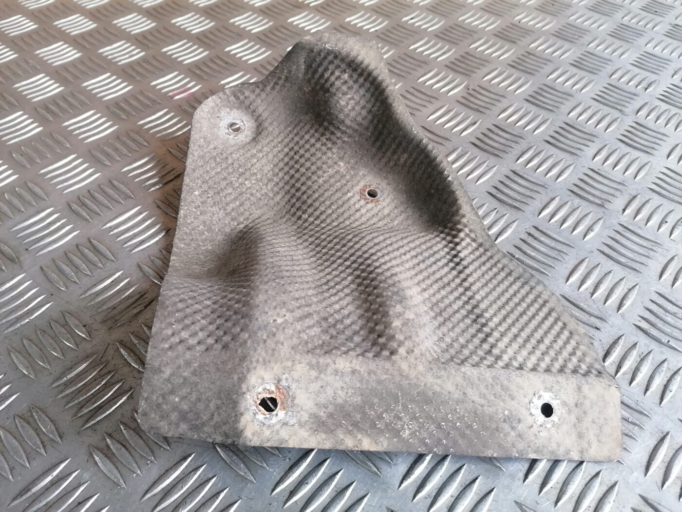 Karstuma aizsargs (mazs) priekš MERCEDES BENZ ML280 2008 OBSIDIAN BLACK 7 Karstuma aizsargs (mazs) priekš MERCEDES BENZ ML280 2008 OBSIDIAN BLACK