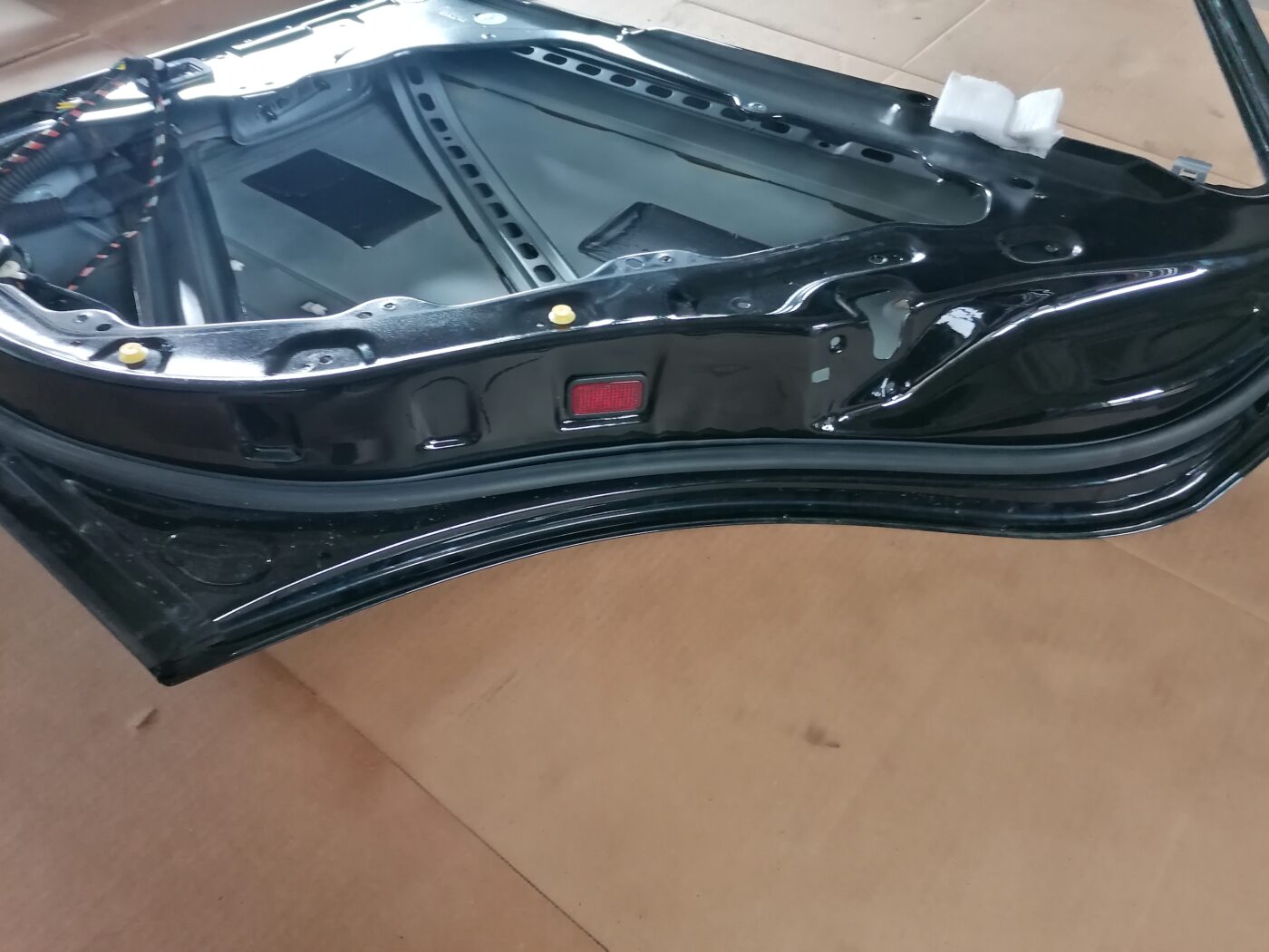 Aizmugurējās labās durvis priekš MERCEDES BENZ ML280 2008 OBSIDIAN BLACK 14 Aizmugurējās labās durvis priekš MERCEDES BENZ ML280 2008 OBSIDIAN BLACK