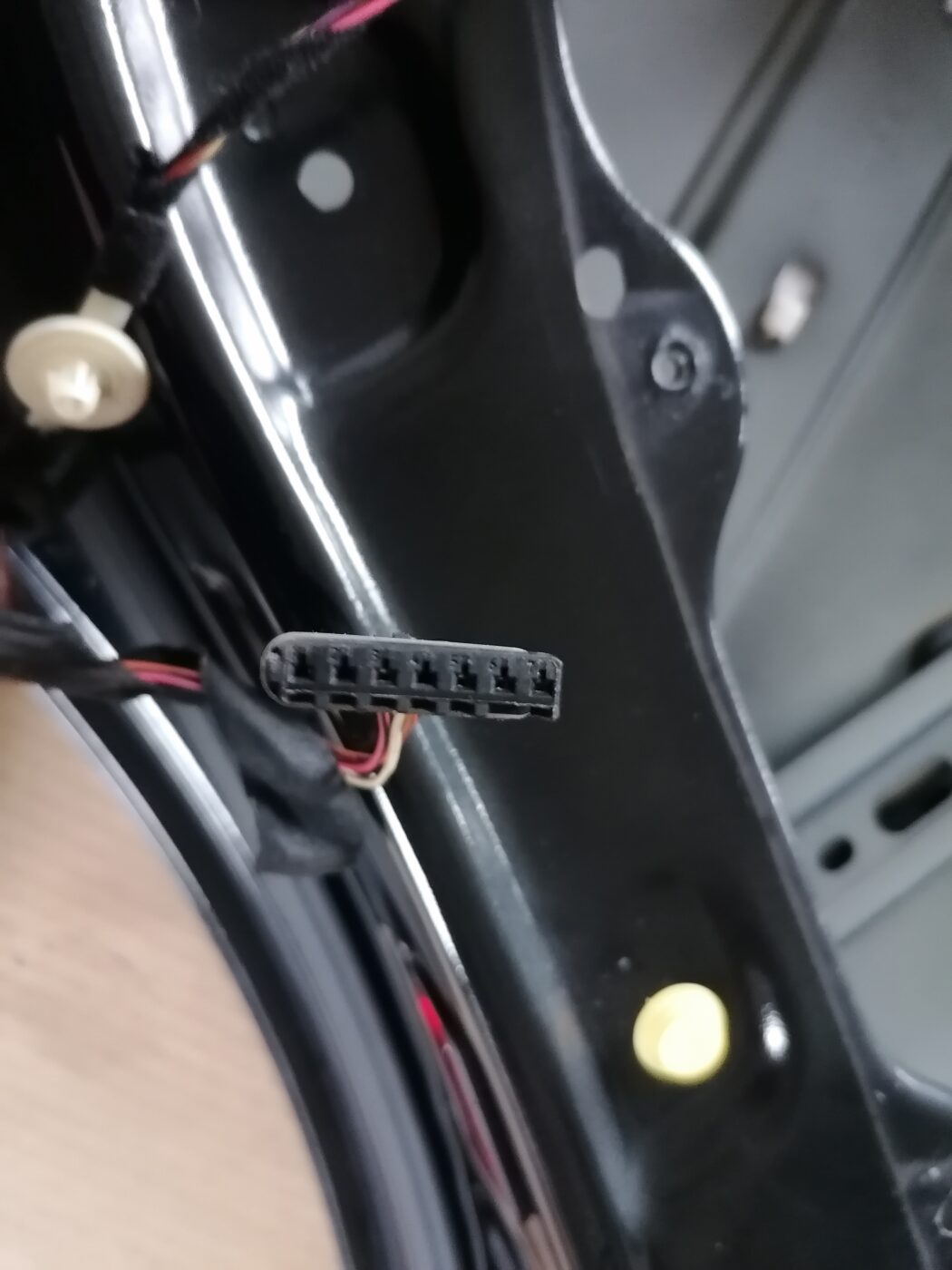 Aizmugurējās labās durvis priekš MERCEDES BENZ ML280 2008 OBSIDIAN BLACK 18 Aizmugurējās labās durvis priekš MERCEDES BENZ ML280 2008 OBSIDIAN BLACK