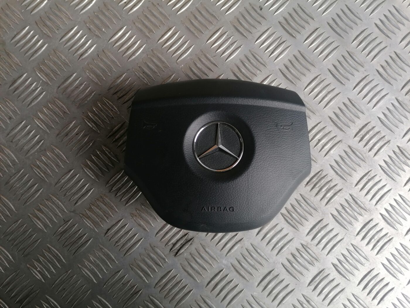 Stūres drošības spilvens priekš MERCEDES BENZ ML280 2008 OBSIDIAN BLACK 1 Stūres drošības spilvens priekš MERCEDES BENZ ML280 2008 OBSIDIAN BLACK