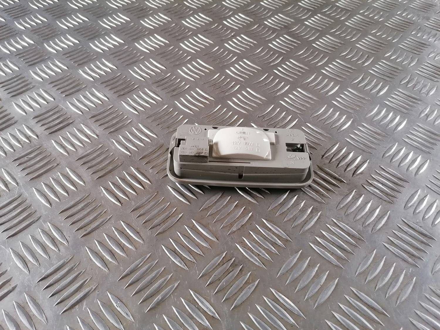 Apgaismojums bagažnieka nodalījuma priekš VW CRAFTER 2018 3 Apgaismojums bagažnieka nodalījuma priekš VW CRAFTER 2018