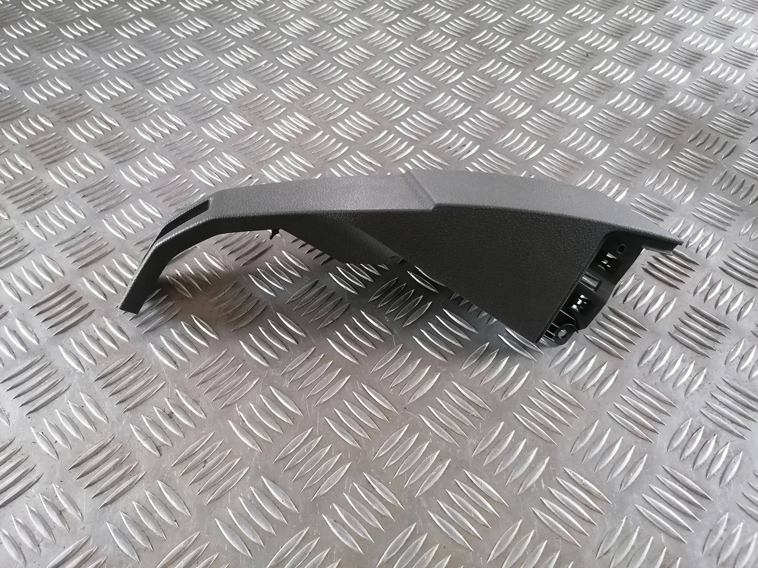 Mērinstrumentu paneļa dekoratīvā uzlika priekš VW CRAFTER 2018 4 Mērinstrumentu paneļa dekoratīvā uzlika priekš VW CRAFTER 2018